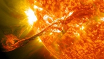 酸素がないと火が燃えないって絶対嘘だろ　証拠は太陽が燃えてること　反論できる？